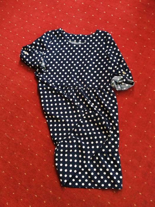 Продам сукню в горошок.