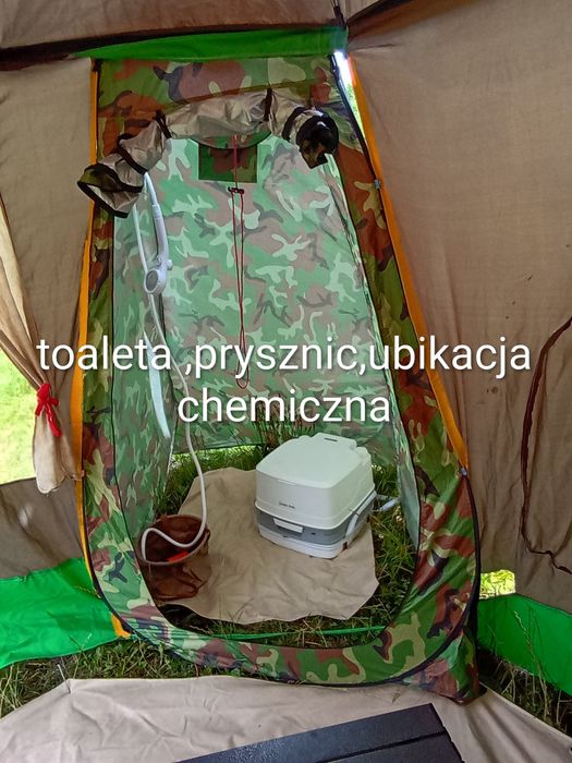 Przystawka-namiot, szybko rozkładająca się z toaletą ,i tunelem do samochodu