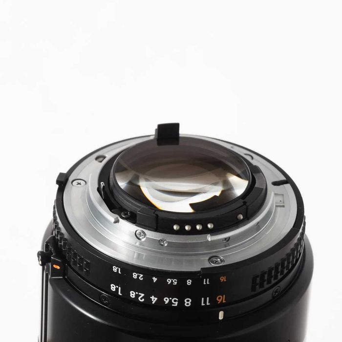 Об'єктив Nikon 85mm f/1.8 AF Nikkor