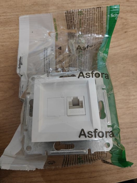 ASFORA Gniazdo pojedyncze RJ45 kat.5e białe Schneider Electric