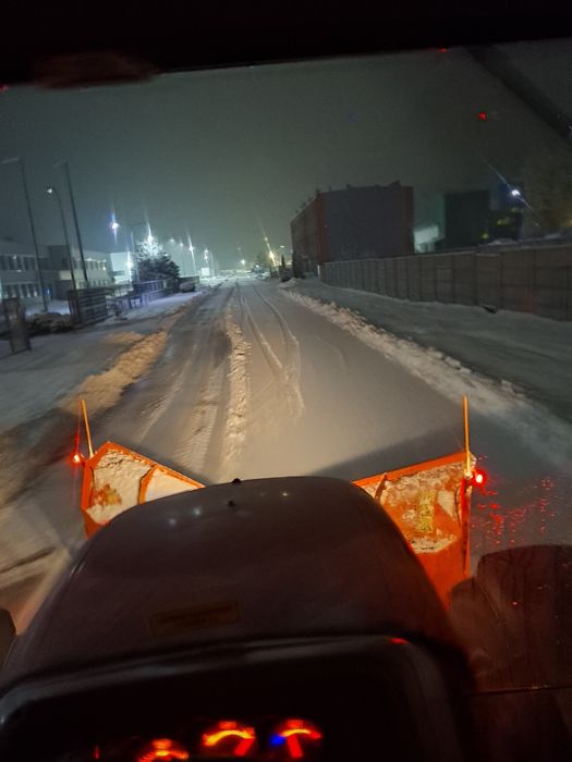 Odśnieżanie parkingi drogi itd.