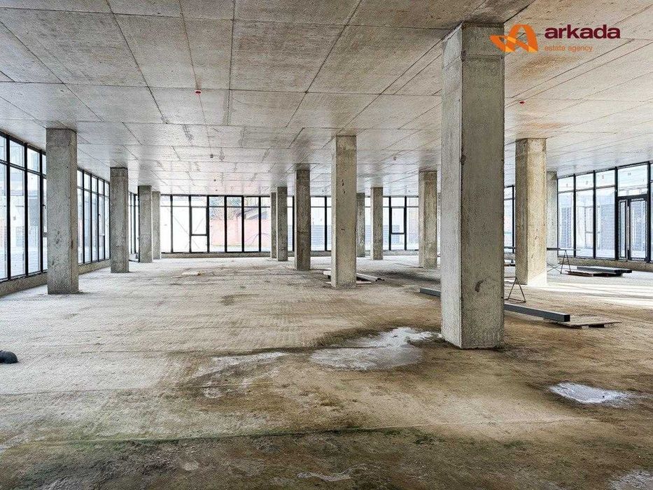 Оренда приміщення біля Сільпо на вулиці Мазепи. 653м2.