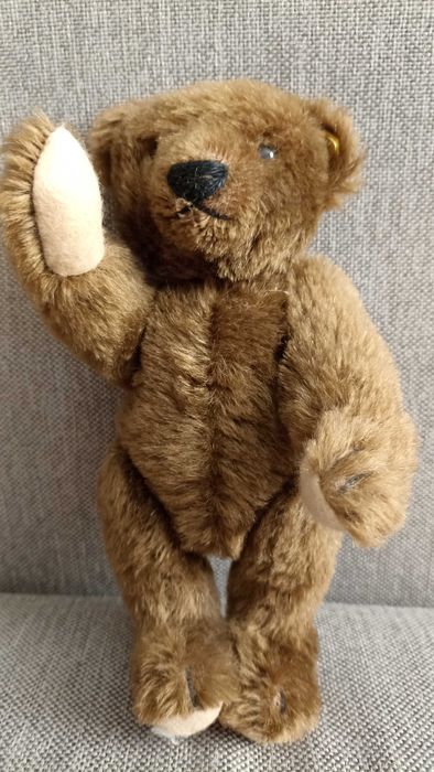Ведмедик мохеровий з піщиком Steiff