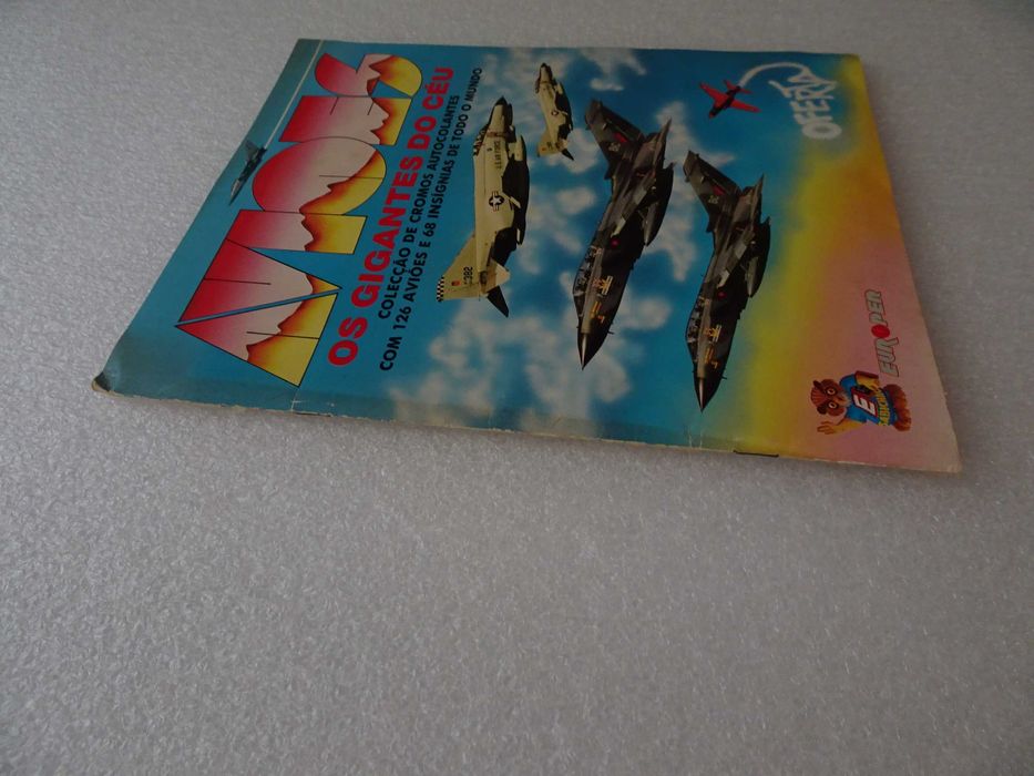 Caderneta de cromos completa - Aviões os Gigantes do Céu