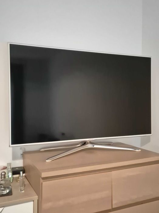 Telewizor Samsung 46" Full HD Smart TV (UE46F6510SS) – Biała ramka, bardzo dobry stan!
