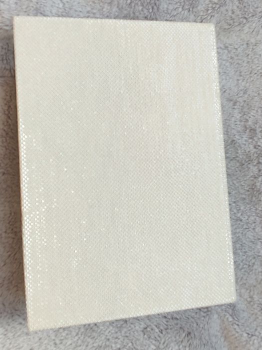 Dekoracyjne diamentowe pudełko