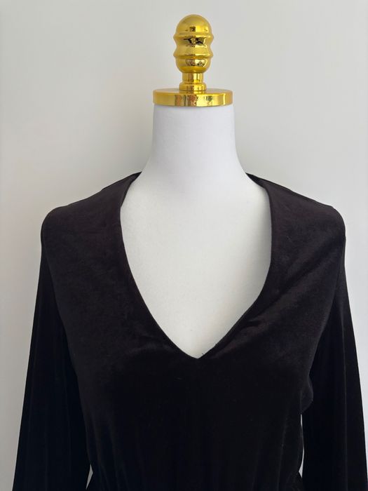 Sukienka welurowa czarna rozkloszowana aksamitna wieczorowa