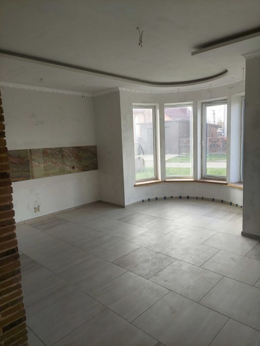 Продається Будинок недалеко від центру Садгори +380665799021