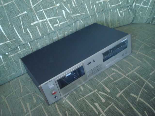 Продам кассетный магнитофон Luxman