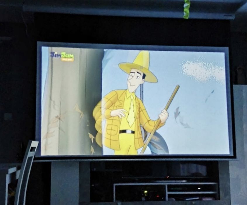 Ekran projekcyjny 100 cali