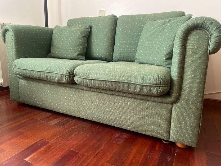 Sofa cama + almofadas