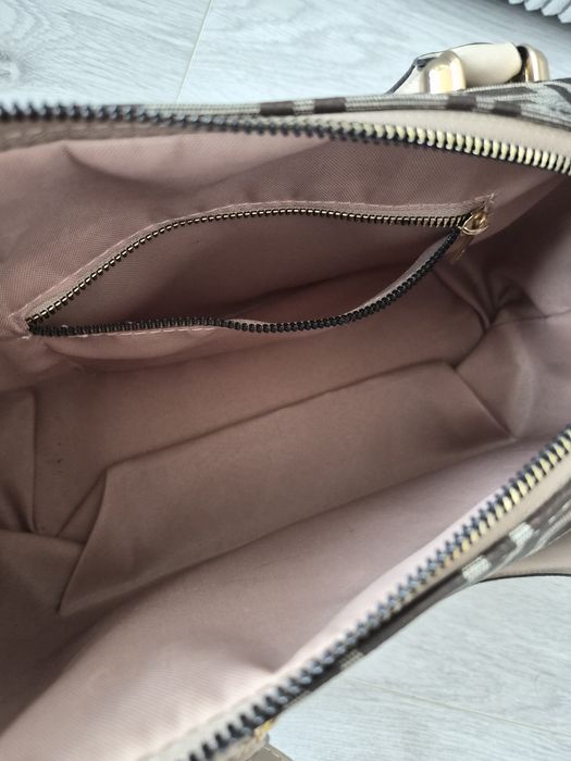 Fendi logowana elegancka torebka