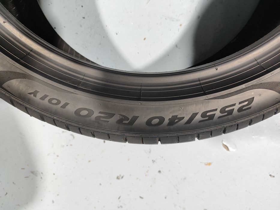 2 pneus semi novos 255-40R20 Pirelli - Oferta dos Portes