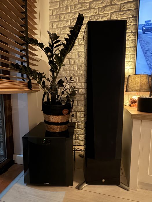 Yamaha 5.1 – RX-V779 + NS-777 / NS-333 / NS-C444 / SW200