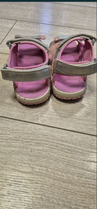 Босоножки на девочку