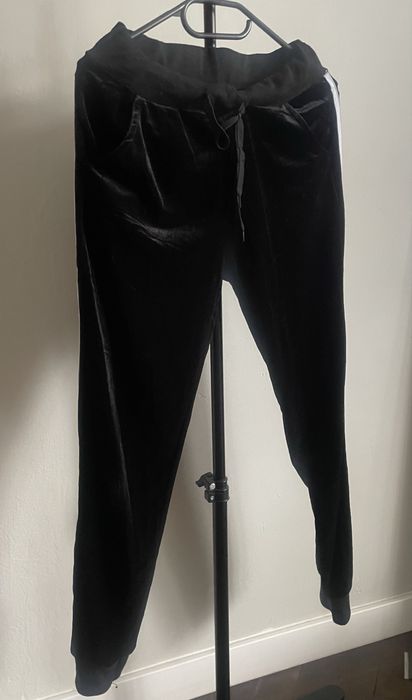 Spodnie czarne dresowe welurowe