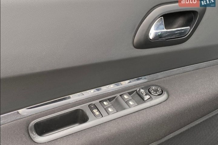 Продаж Пежо 3008 1.6 дизель