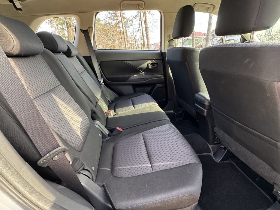 Офіційний Mitsubishi Outlander 2.4 газ/бензин Автомат , повний привід