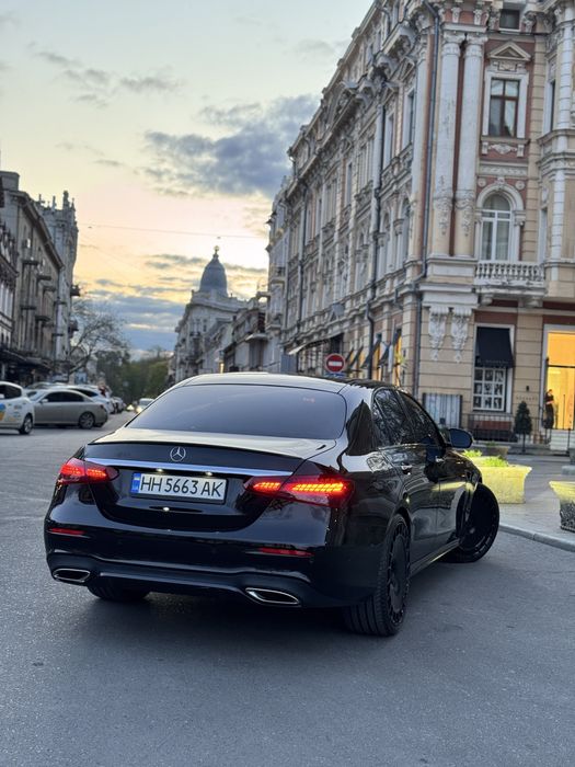 Mercedes-Benz E350 2022