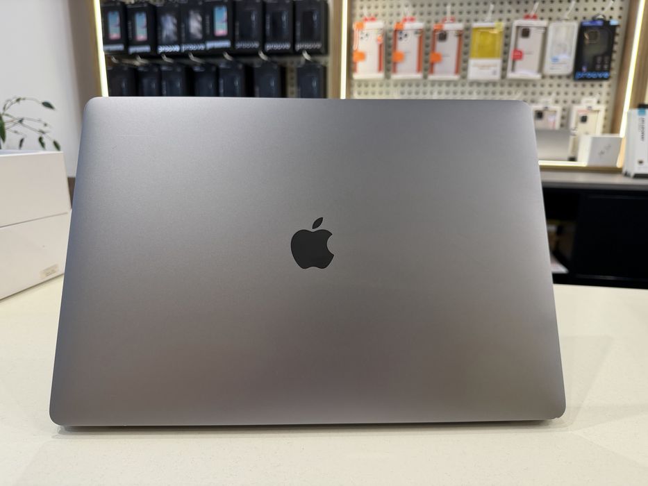MacBook Pro 15” 2017 i7/16/256gb Space Gray з гарантією