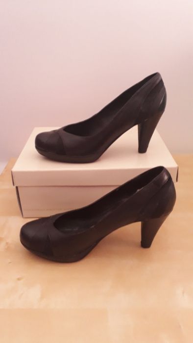 Sapatos pretos, Tam. 37
