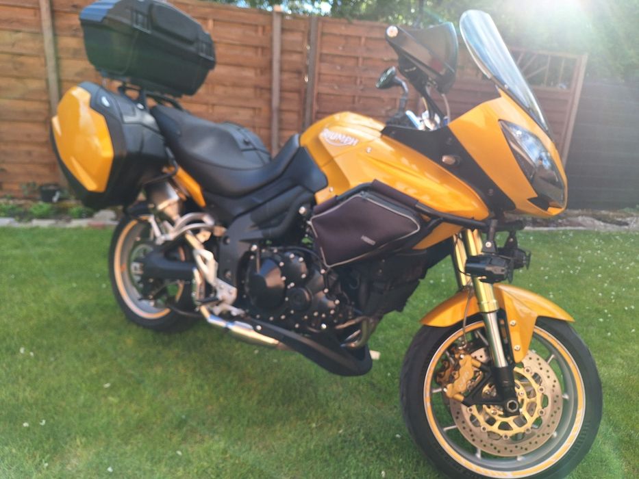 Triumph tiger 1050 Ohlins Arrow Heed