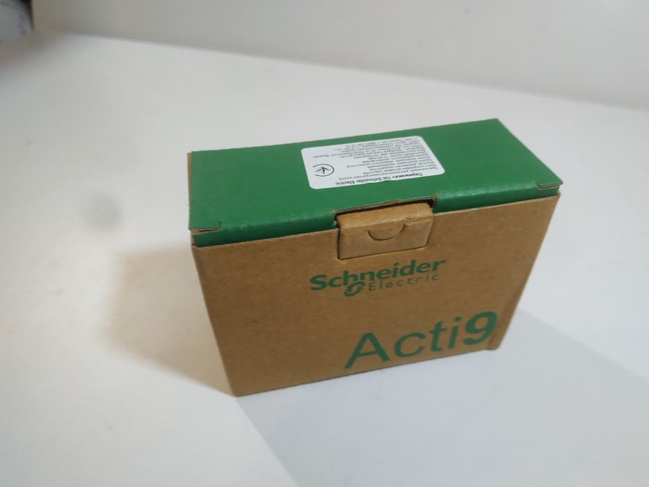 Schneider.Трёх позиционный переключатель 40 ампер