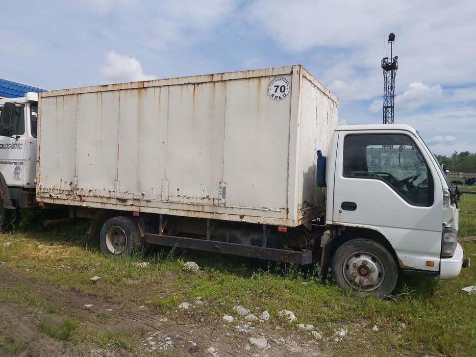 Isuzu ,   Маз ..