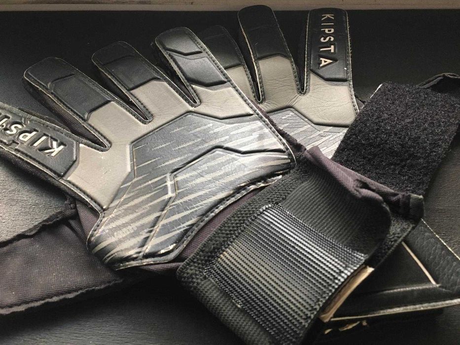 Luvas de Guarda-redes Futebol Adulto F100 RESIST Preto/Cinzento