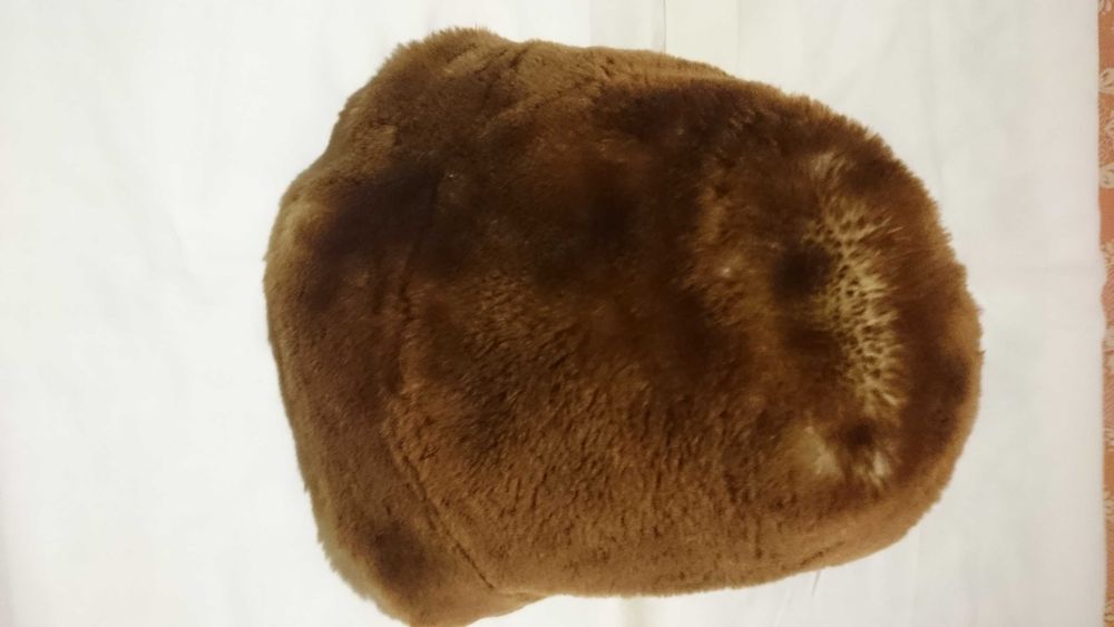 Продам  женскую шапочку из меха бурого медведя 1955-57г.г.