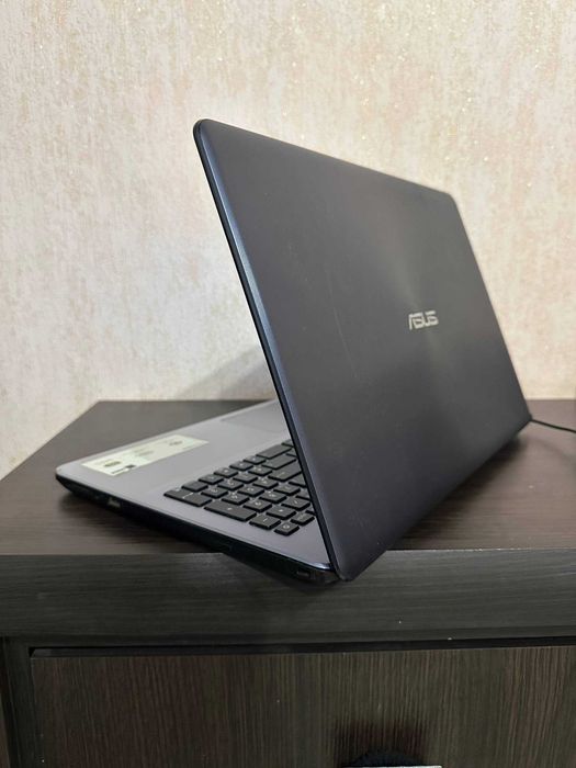 ASUS VivoBook 15 X542UF | i7 / 16GB / SSD+HDD / MX130