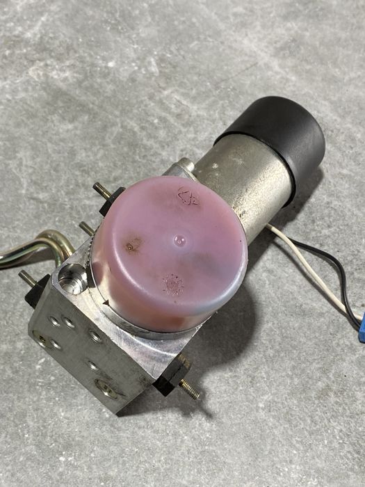 Насос Кришки Багажника БМВ Е39 Універсал Гідравлічний Насос 7004889