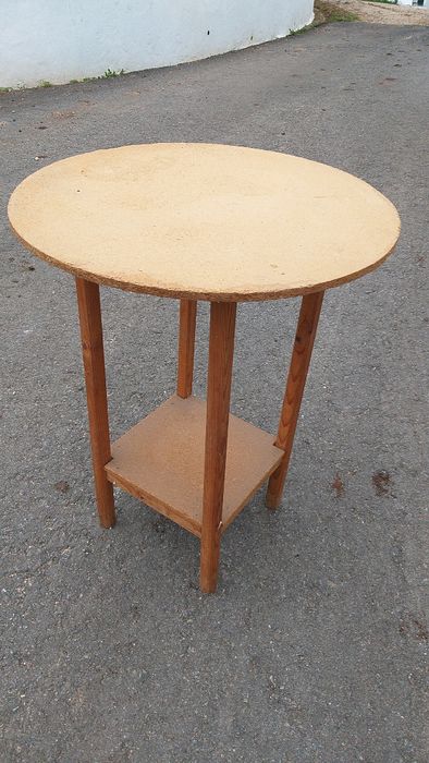 Camilha/ mesa de madeira