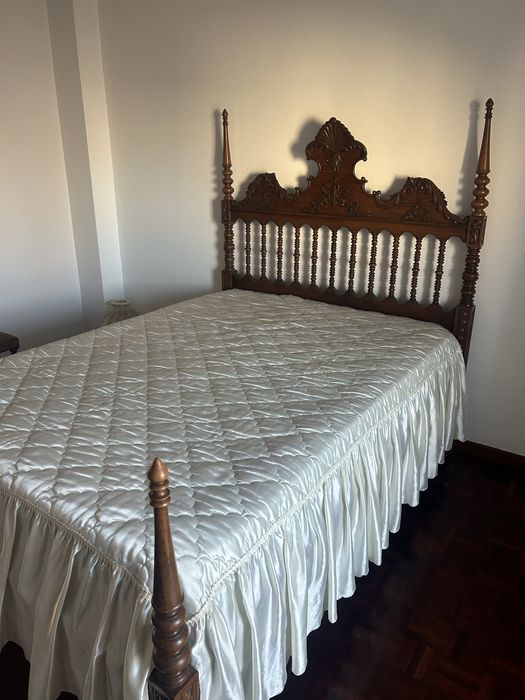 Cama de madeira