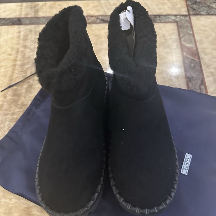 Продам Уги Prada