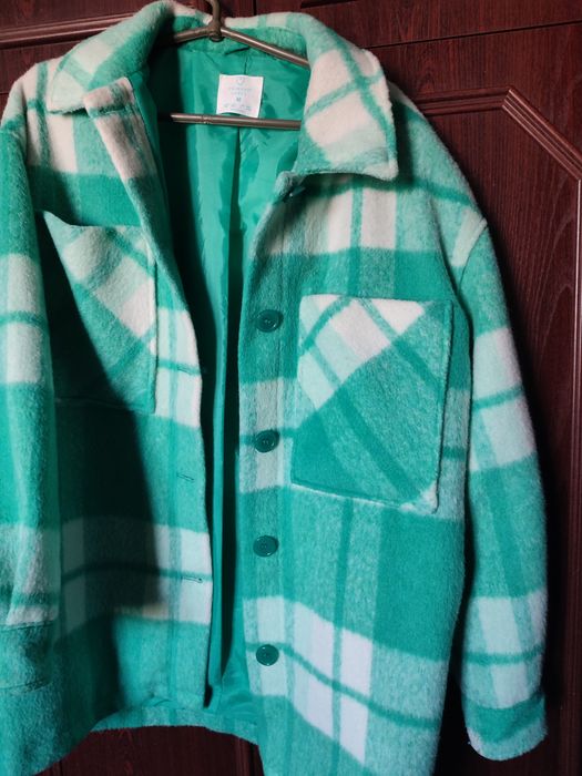 Жіноче весняне пальто,з якісного матеріалу