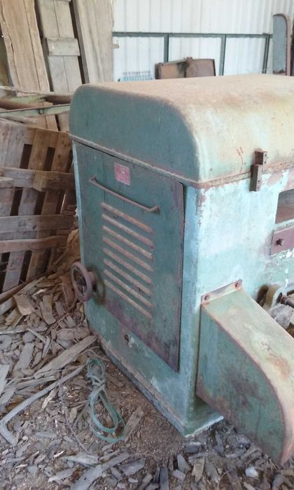 Máquinas de serração, tapetes transportadores de madeira, galgadeiras