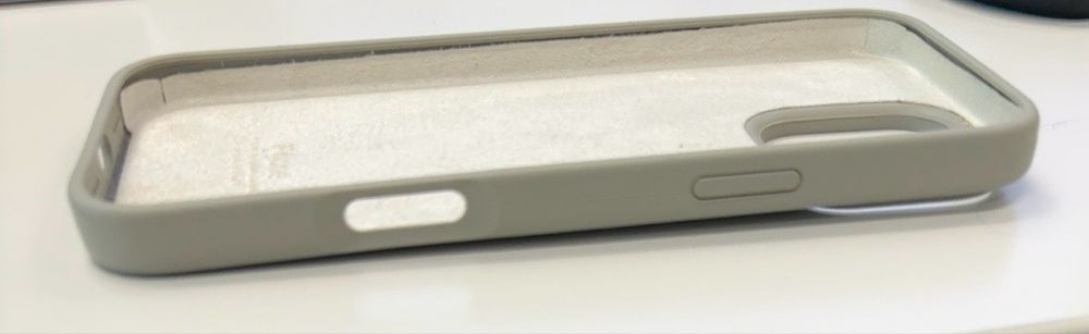 Capa Original Apple Silicone para iPhone 16 Pro Max – Como Nova