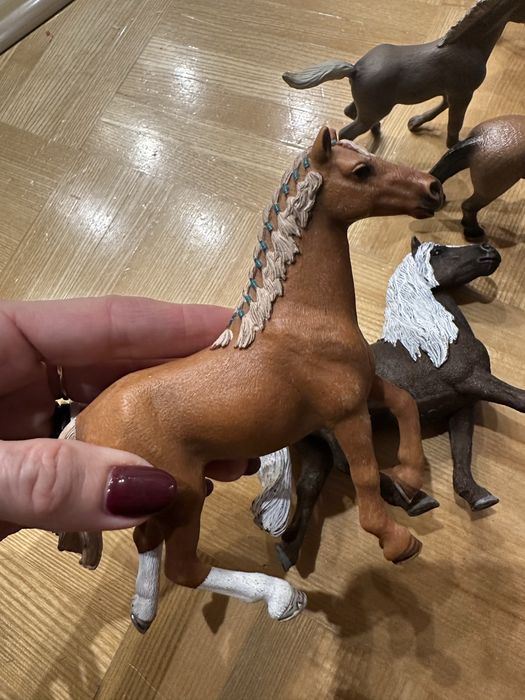 Konie koniki Schleich 15 sztuk plus 17 innych gratis