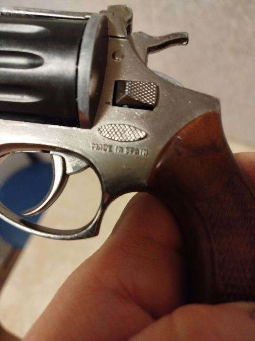 Детский револьвер на пистонах. Испания.