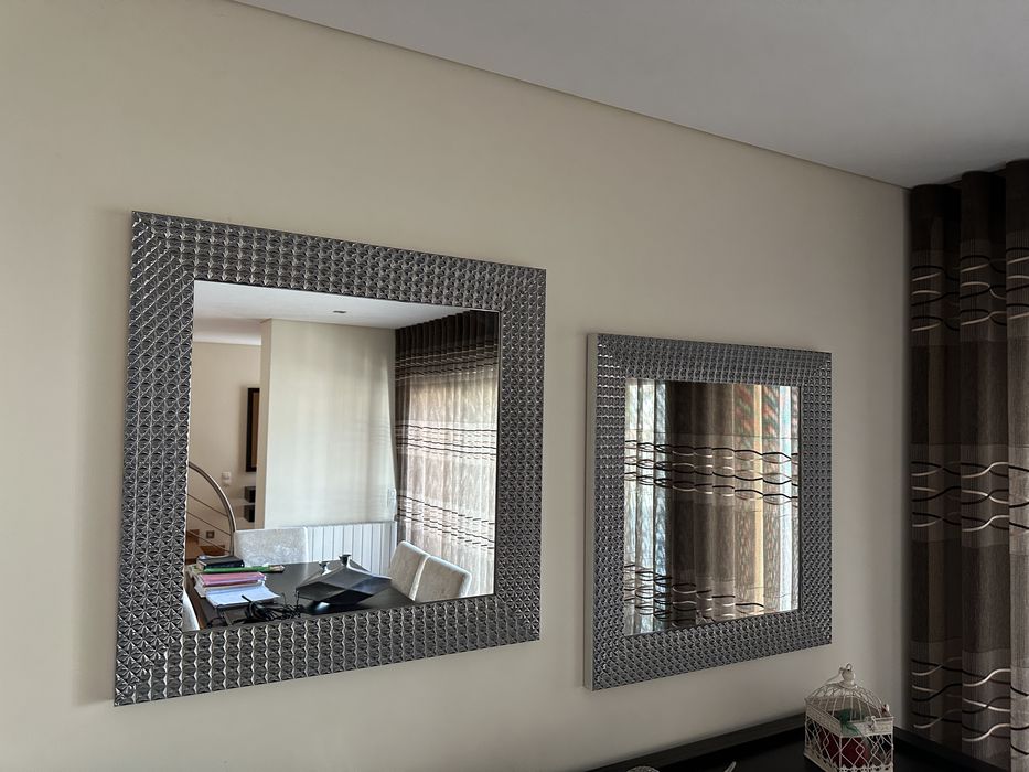 Dois espelhos moldura prateada novos para sala ou Hall