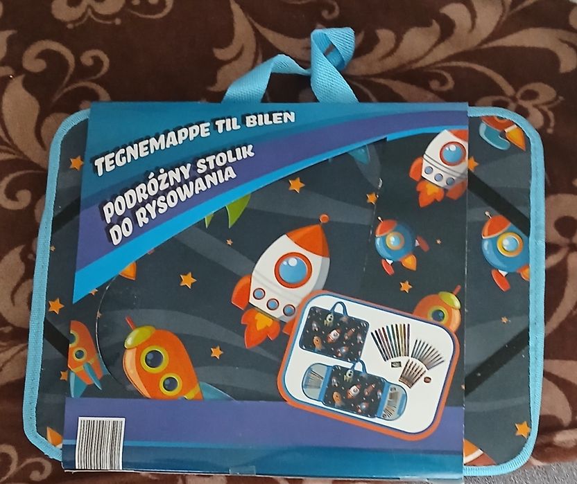 Podrozny stolik to rysowania