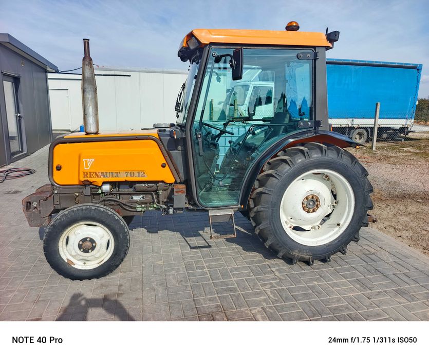 Ciągnik sadowniczy Renault 70.12 V