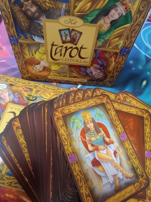Kit TAROT ( livro e baralho 78 cartas)