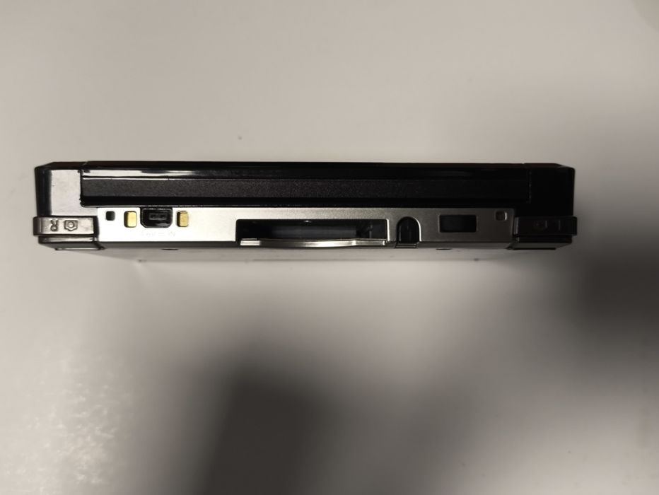 Nintendo 3DS LUMA + kabel USB