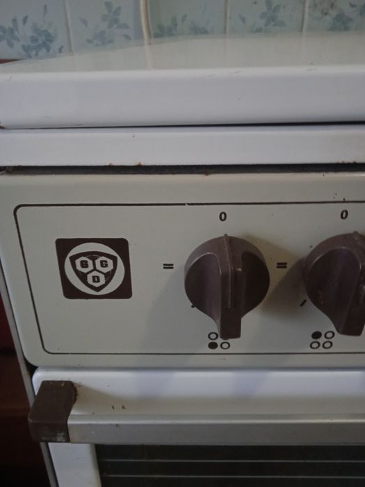 Продам газову плиту