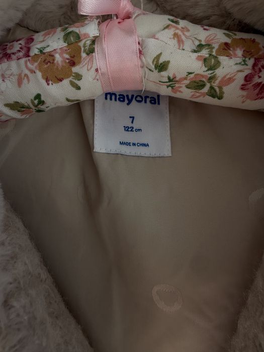 Продам теплое пальто Mayoral
