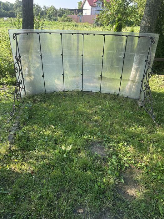 Дашок навіс кований з полікарбонатом накриття