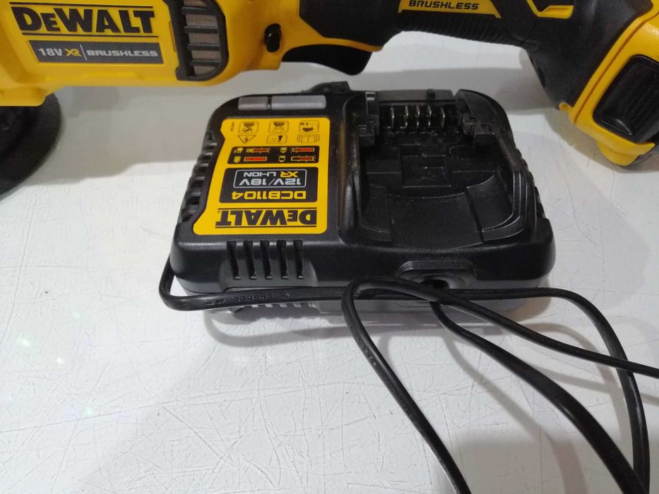 polerka mimośrodowa akumulatorowa DeWalt  DCM848