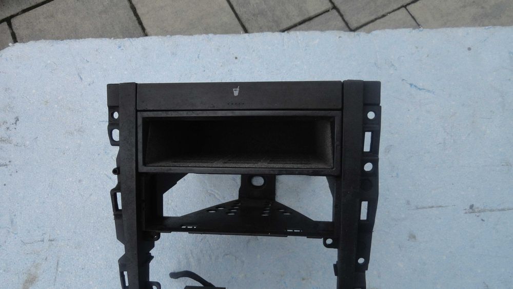 CUP HOLDER Uchwyt Na Kubki VW Golf 4 Volkswagen Golf IV Pólka Oprawka